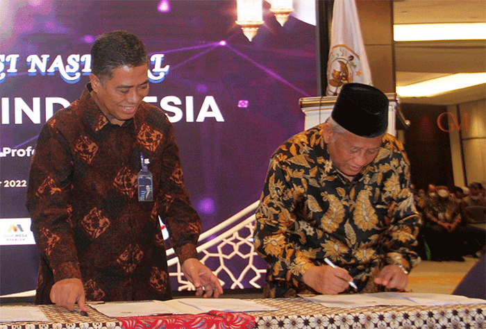 Penandatanganan kerja sama penerimaan wakaf uang di Jakarta, Rabu (7/12/2022).