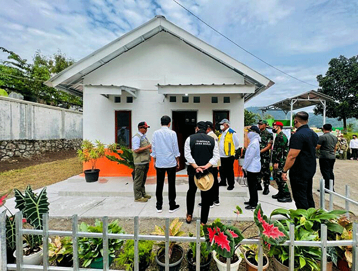 Presiden Jokowi Tinjau Rumah Contoh Tahan Gempa Di Cianjur