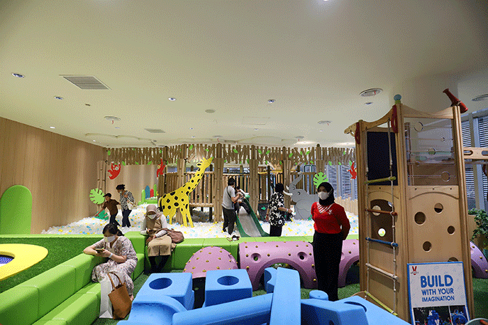 Pembukaan gerai Miniapolis di Plaza Indonesia, Jakarta Pusat, Jumat (9/12/2022).