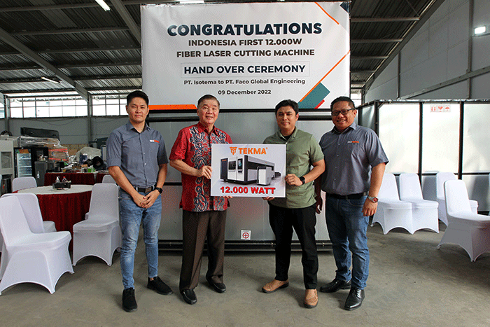 Serah terima mesin laser Tekma berkekuatan 12.000 Watt saat open house di kantor Isotema, Kapuk, Jakarta, Jumat (9/12/2022).