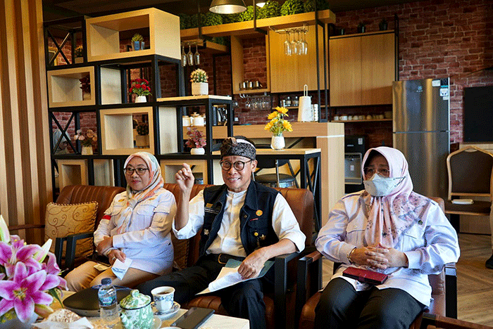Kepala Badan Penyuluhan dan Pengembangan SDM Pertanian (BPPSDMP) Dedi Nursyamsi (tengah) memberikan keterangan saat konferensi pers.