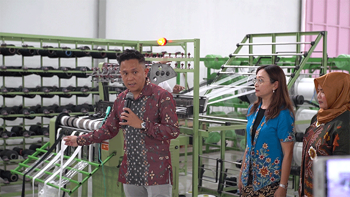 Peresmian pabrik Klinko di Gresik, Jawa Timur, Kamis (15/12/2022).