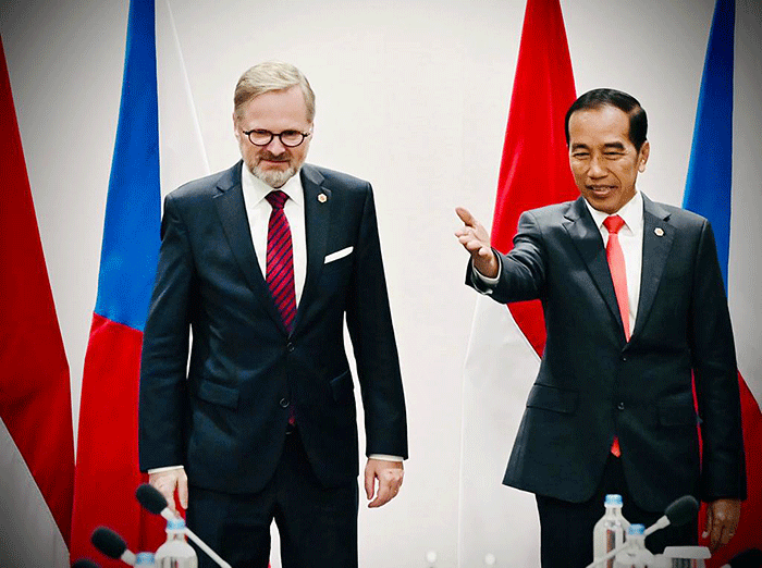 Presiden Joko Widodo melakukan pertemuan bilateral dengan Perdana Menteri Republik Ceko Petr Fiala di Hotel Steigenberger Wiltcher’s di Brussels, Belgia.