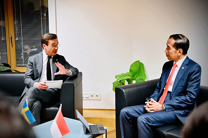 Presiden Joko Widodo melakukan pertemuan bilateral dengan Perdana Menteri Swedia Ulf Kristersson di Gedung Europa, Brussels, Rabu (14/12/2022).