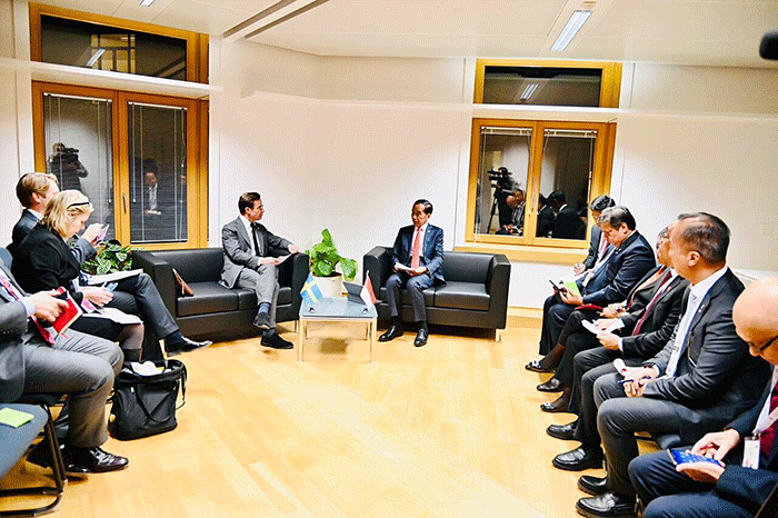 Presiden Joko Widodo melakukan pertemuan bilateral dengan Perdana Menteri Swedia Ulf Kristersson di Gedung Europa, Brussels, Rabu (14/12/2022).