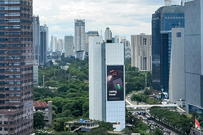 Gedung-gedung perkantoran menjulang tinggi di kawasan pusat kota Jakarta, Rabu (21/12/2022).