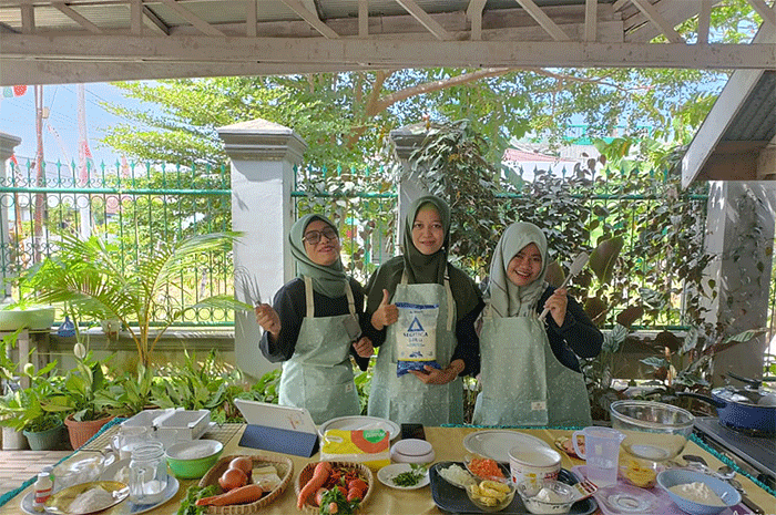 BCA kembali menghadirkan pelatihan dan webinar inspiratif yang dipersembahkan untuk Ibu-ibu Desa Wisata di berbagai daerah secara daring.
