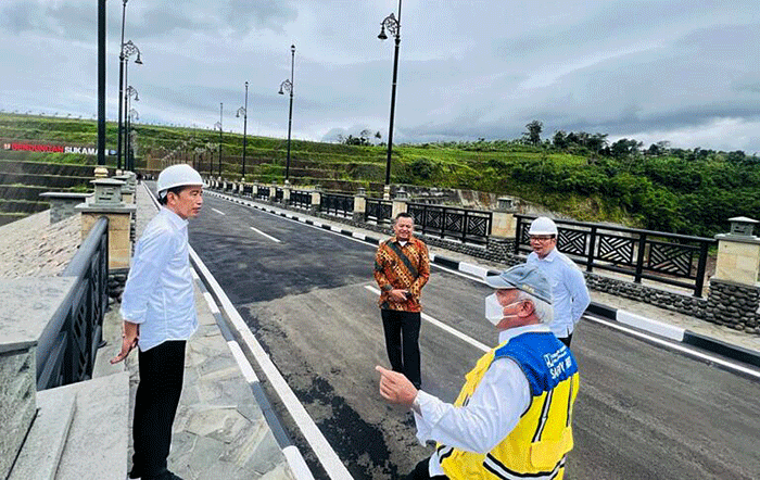 Presiden Joko Widodo kembali meresmikan salah satu bendungan kering yang diharapkan mampu mengendalikan banjir ibu kota yaitu Bendungan Sukamahi.