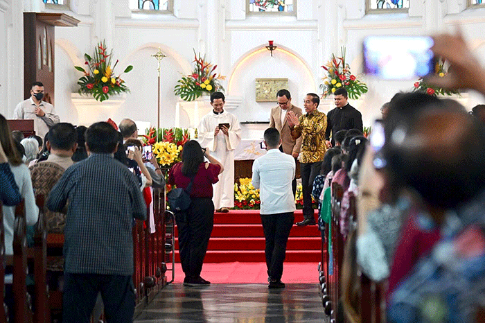 Presiden Joko Widodo mengunjungi sejumlah gereja yang ada di Kota Bogor, Minggu (25/12/2022).
