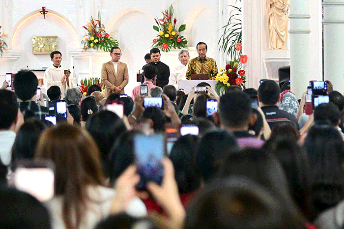 Presiden Joko Widodo mengunjungi sejumlah gereja yang ada di Kota Bogor, Minggu (25/12/2022).