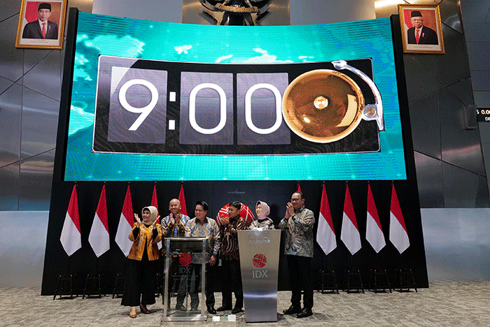 Seremoni pembukaan perdagangan Bursa Efek Indonesia dalam rangka pelaksanaan right issue PT Bank Syariah Indonesia Tbk (BRIS) di Bursa Efek Indonesia, Jakarta.