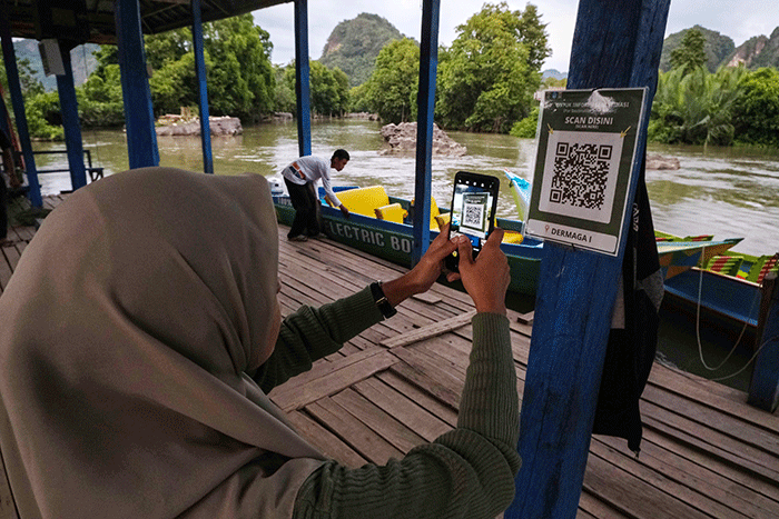 Keindahan kawasan Wisata Kampoeng Karst Rammang-rammang Salenrang Maros sudah tidak diragukan lagi.