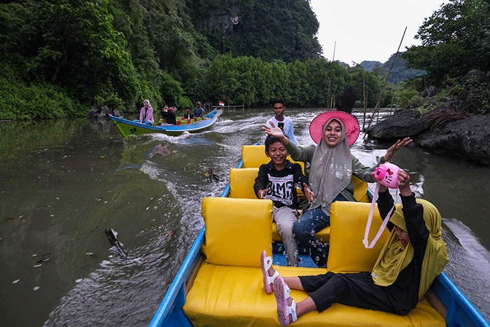Keindahan kawasan Wisata Kampoeng Karst Rammang-rammang Salenrang Maros sudah tidak diragukan lagi.
