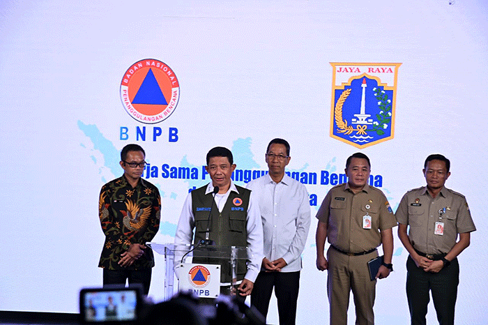 Kepala BNPB Letjen TNI Suharyanto mengimbau masyarakat untuk meningkatkan kesiapsiagaan.