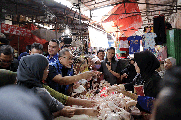 Menteri Perdagangan Zulkifli Hasan saat meninjau Pasar Natar di Kabupaten Lampung Selatan, Lampung, Rabu (28/12/2022).