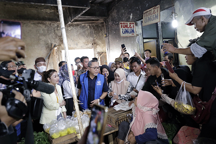Menteri Perdagangan Zulkifli Hasan saat meninjau Pasar Natar di Kabupaten Lampung Selatan, Lampung, Rabu (28/12/2022).