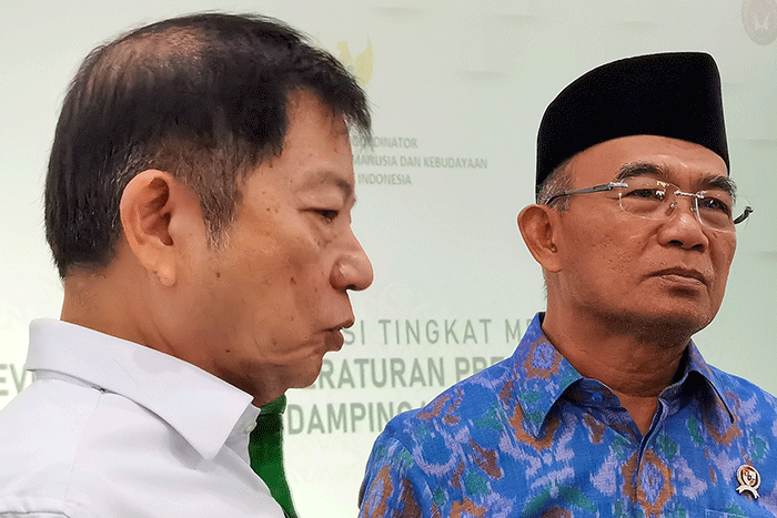 Rapat penyusunan Peraturan Presiden (Perpres) tentang Pendampingan Pembangunan bersama sejumlah menteri di Kantor Kemko PMK, Jakarta, Selasa (27/12/2022).