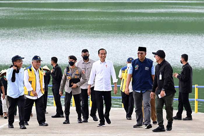 Presiden Joko Widodo meresmikan Bendungan Beringin Sila yang terletak di Kabupaten Sumbawa, Provinsi Nusa Tenggara Barat (NTB), Kamis (29/12/2022).