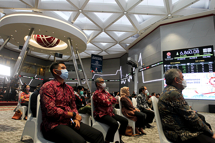 Direktur Utama PT Bursa Efek Indonesia (BEI) Iman Rachman menyampaikan paparannya dalam acara Konferensi Pers Akhir Tahun 2022 di Bursa Efek Indonesia.