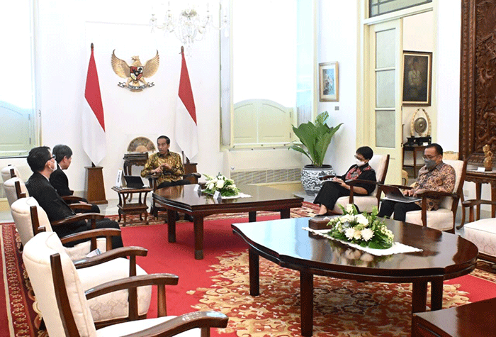 Presiden Joko Widodo menerima Sekretaris Jenderal (Sekjen) ASEAN Dato’ Lim Jock Hoi beserta delegasi di Istana Merdeka, Jakarta, Jumat (30/12/2022).