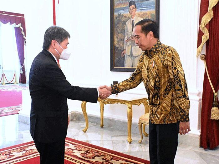 Presiden Joko Widodo menerima Sekretaris Jenderal (Sekjen) ASEAN Dato’ Lim Jock Hoi beserta delegasi di Istana Merdeka, Jakarta, Jumat (30/12/2022).