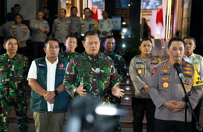 Dalam dialognya Panglima TNI selalu menekankan agar dalam menyambut malam pergantian tahun dilaksanakan dengan tidak eforia yang berlebihan.