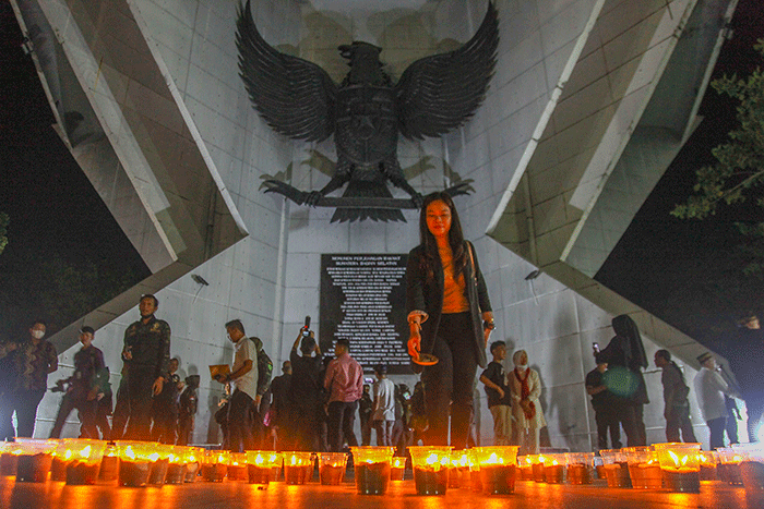 Sebanyak 1.000 lilin dinyalakan memperingati perang 5 hari 5 malam di halaman Monumen Perjuangan Rakyat (Monpera) Palembang, Rabu (4/1/2023).