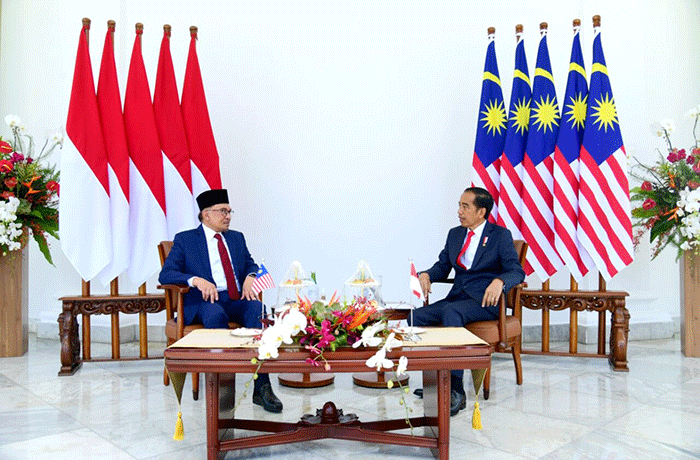 Presiden Joko Widodo menggelar pertemuan dengan Perdana Menteri Malaysia, Dato’ Seri Anwar bin Ibrahim dalam kunjungan resminya ke Istana Kepresidenan Bogor.