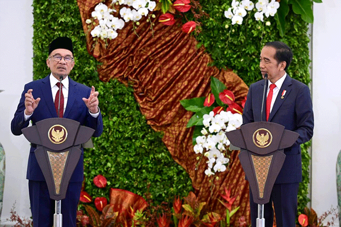 Presiden Joko Widodo menggelar pertemuan dengan Perdana Menteri Malaysia, Dato’ Seri Anwar bin Ibrahim dalam kunjungan resminya ke Istana Kepresidenan Bogor.