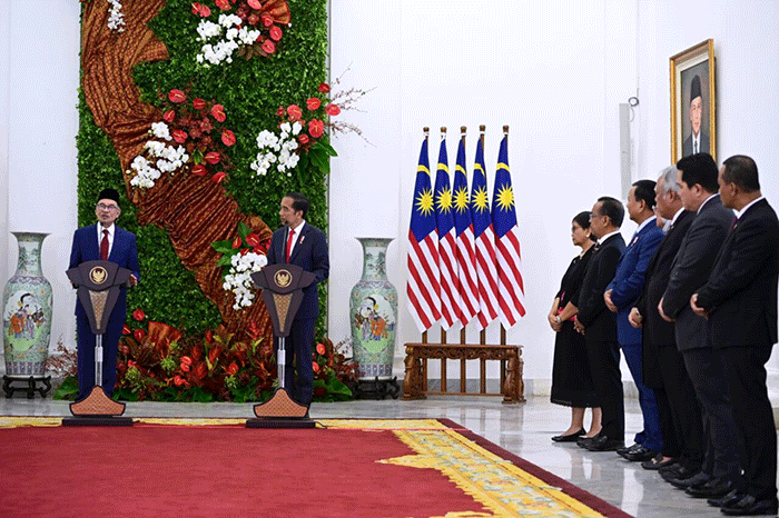 Presiden Joko Widodo menggelar pertemuan dengan Perdana Menteri Malaysia, Dato’ Seri Anwar bin Ibrahim dalam kunjungan resminya ke Istana Kepresidenan Bogor.