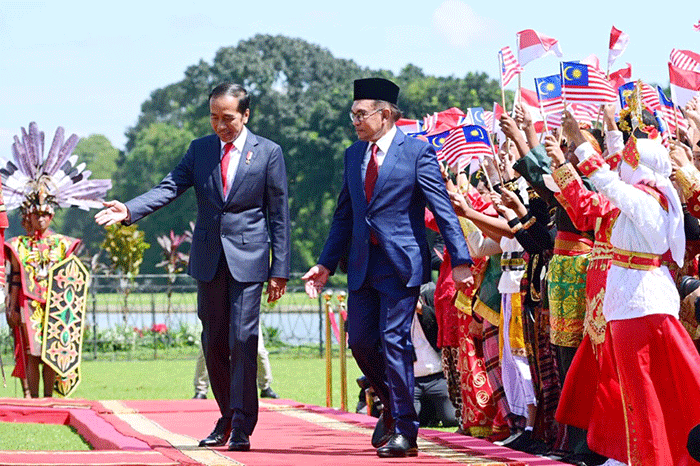 Presiden Jokowi Sambut Kunjungan Resmi PM Anwar Ibrahim Di Istana Bogor