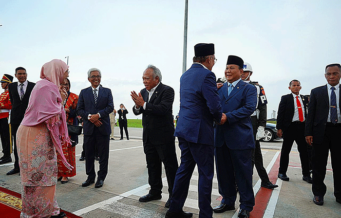 Menteri Pertahanan Prabowo Subianto mendampingi serangkaian kegiatan Perdana Menteri Malaysia Anwar Ibrahim, Senin (9/1/2023).