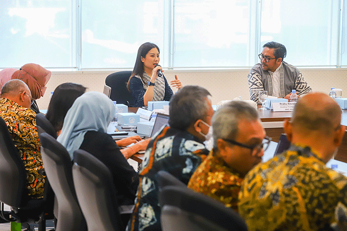 Wamenparekraf Angela Tanoesoedibjo menggelar audiensi dengan para pimpinan redaksi MNC Media di Gedung iNews Tower, Jakarta Pusat, Selasa (10/1/2023).