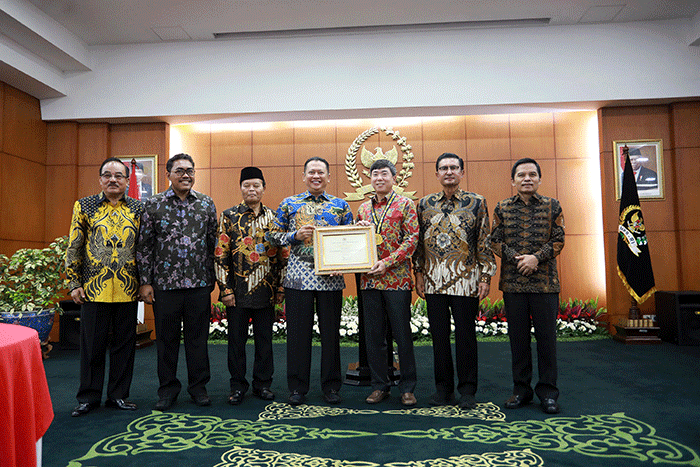 Ketua MPR Bambang Soesatyo Memberikan Kata Sambutan saat melakukan pertemuan dengan delegasi Korea - Indonesia (KORINDO).