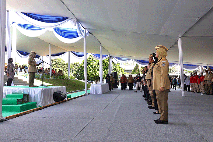 Menteri Ketenagakerjaan Ida Fauziyah saat memimpin Apel Peringatan Bulan K3 Nasional di Sukabumi, Kamis (12/1/2023). 