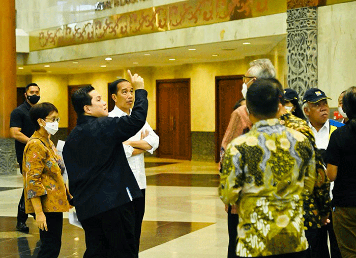 Presiden Joko Widodo meninjau kesiapan lokasi penyelenggaraan KTT ASEAN 2023 di Jakarta Convention Center (JCC), Jakarta, Jumat (13/1/2023).