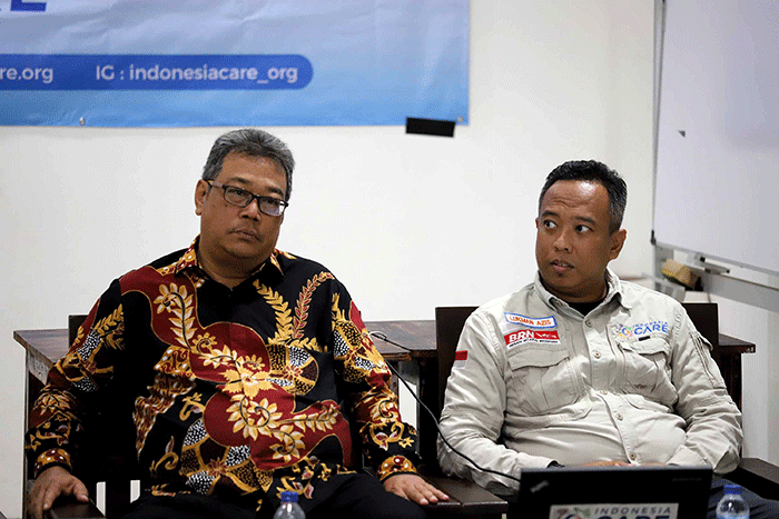 Propami menyiapkan sekolah darurat sebagai pengganti sementara sekolah SDN Cimanahayu yang roboh pasca gempa 5,6 SR di Cugenang, Cianjur.