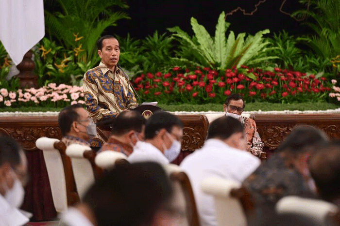 Presiden Joko Widodo memimpin sidang kabinet paripurna perdana tahun 2023 di Istana Negara, Jakarta, Senin (16/1/2023).