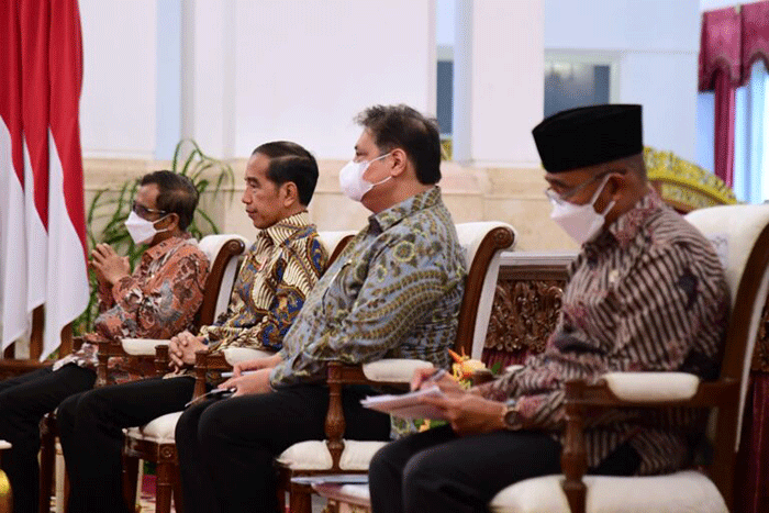 Presiden Joko Widodo memimpin sidang kabinet paripurna perdana tahun 2023 di Istana Negara, Jakarta, Senin (16/1/2023).