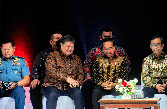 Menteri Koordinator Bidang Perekonomian Airlangga Hartarto saat memberikan arahan dalam Rakornas Kepala Daerah dan Forkopimda di Sentul, Bogor.