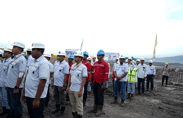 Pemecahan rekor ditandai dengan upacara memperingati Bulan Keselamatan dan Kesehatan Kerja (K3) Nasional Tahun 2023 di PIT Trembesi pada Rabu (18/1/2023).