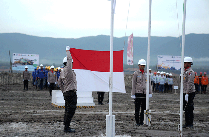 Pemecahan rekor ditandai dengan upacara memperingati Bulan Keselamatan dan Kesehatan Kerja (K3) Nasional Tahun 2023 di PIT Trembesi pada Rabu (18/1/2023).