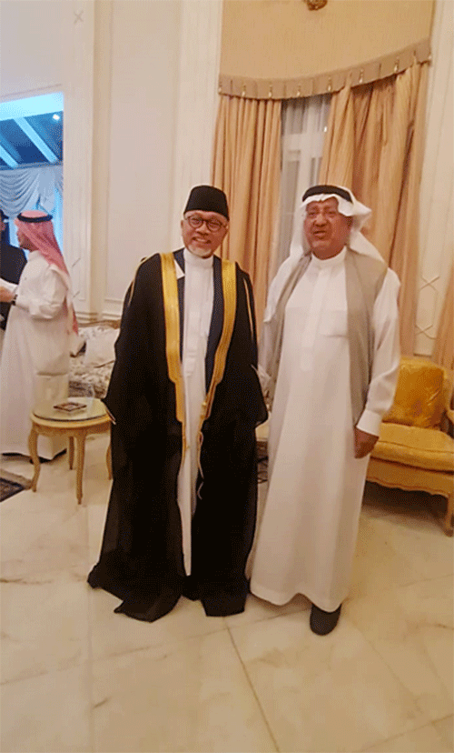 Menteri Perdagangan Zulkifli Hasan mendatangi jamuan makan malam yang diselenggarakan oleh pemilik Bank Al-Bilad.