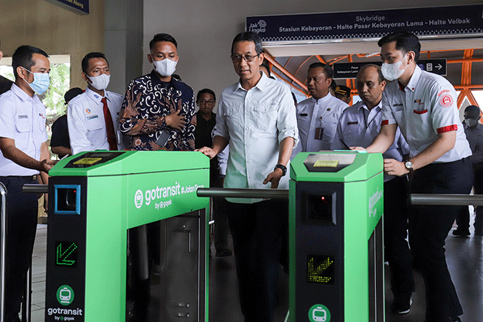 Penjabat (Pj) Gubernur DKI Jakarta Heru Budi Hartono saat menghadiri peresmian Skywalk Kebayoran Lama, Jakarta Selatan, Jumat (27/1/2023).
