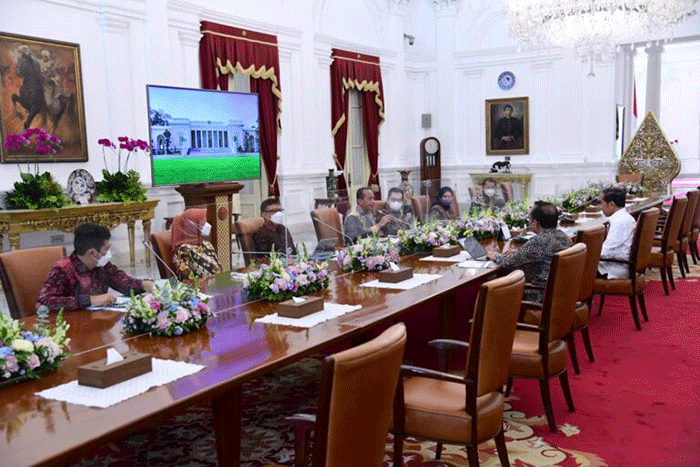 Menteri Investasi/Kepala Badan Koordinasi Penanaman Modal Bahlil Lahadalia memberikan keterangan usai bertemu Presiden Joko Widodo di Istana Merdeka.