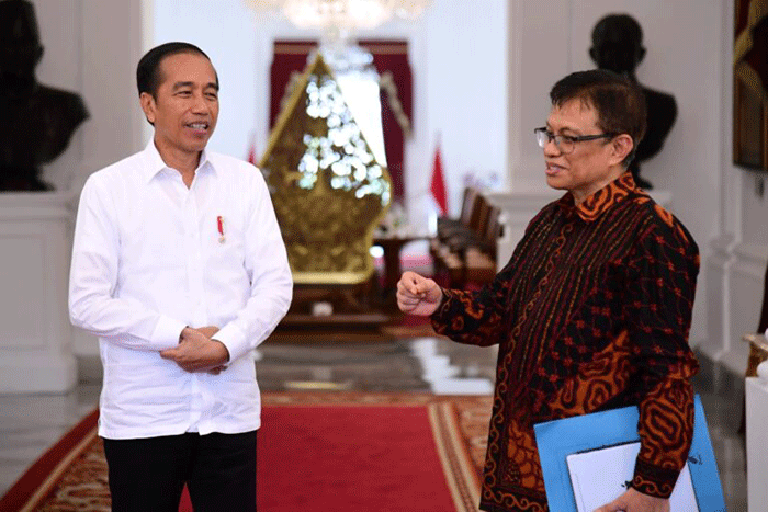 Menteri Investasi/Kepala Badan Koordinasi Penanaman Modal Bahlil Lahadalia memberikan keterangan usai bertemu Presiden Joko Widodo di Istana Merdeka.