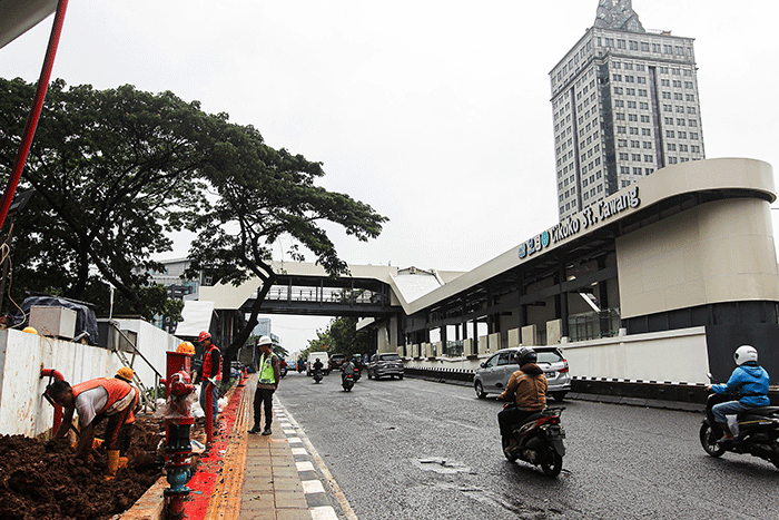 Begini penampakan terkini progres revitalisasi halte Cawang Cikoko, Jakarta, Rabu (1/2/2023)