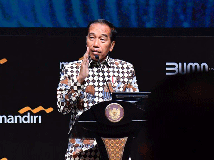 Presiden Joko Widodo memberikan pidatonya saat acara Mandiri Investment Forum 2023, di Hotel Fairmont, Jakarta, Rabu (1/2/2023).