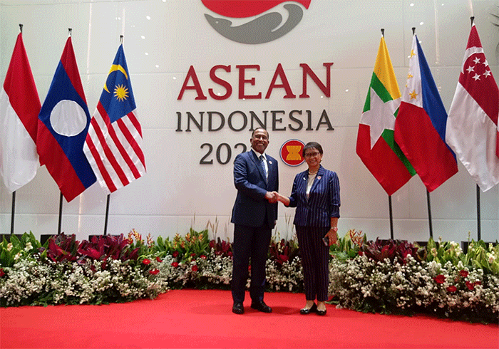 Indonesia menghelat serangkaian pertemuan the ASEAN Foreign Ministers' (AMM) Retreat di Sekretariat ASEAN.
