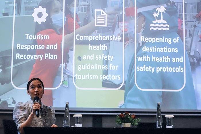 Chief Operating Officer Phillipine Tourism Promotions Board, Maria Margarita Montemayor Nograles memberikan pemaparan saat ATF 2023.
